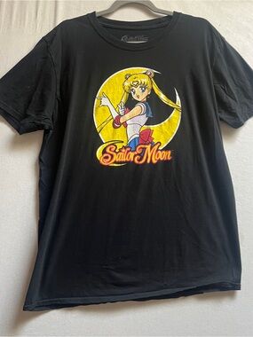 Sailor Moon Size Large Black Cotton Graphic T Shirt